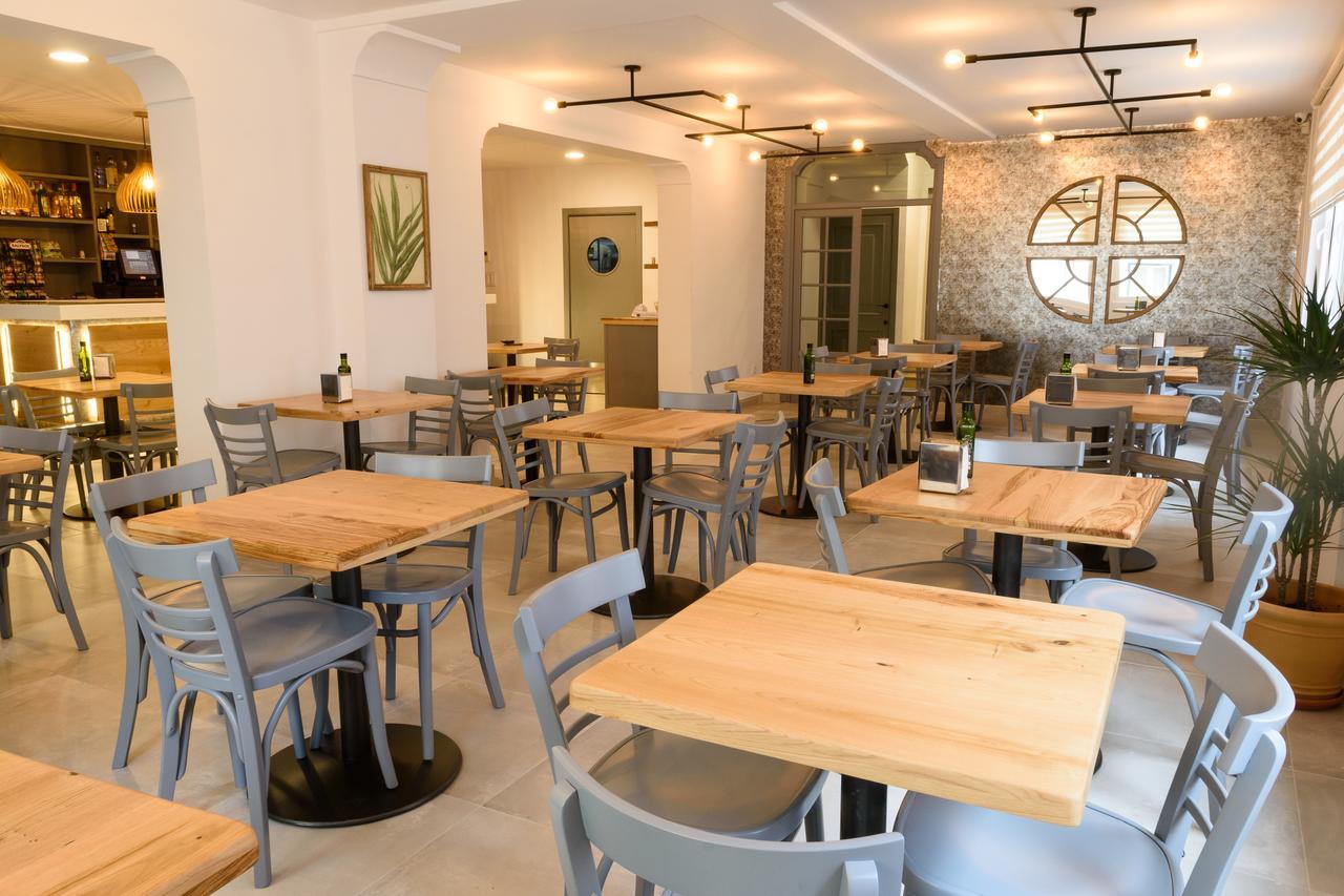 Hostal La Isla 마혼 외부 사진