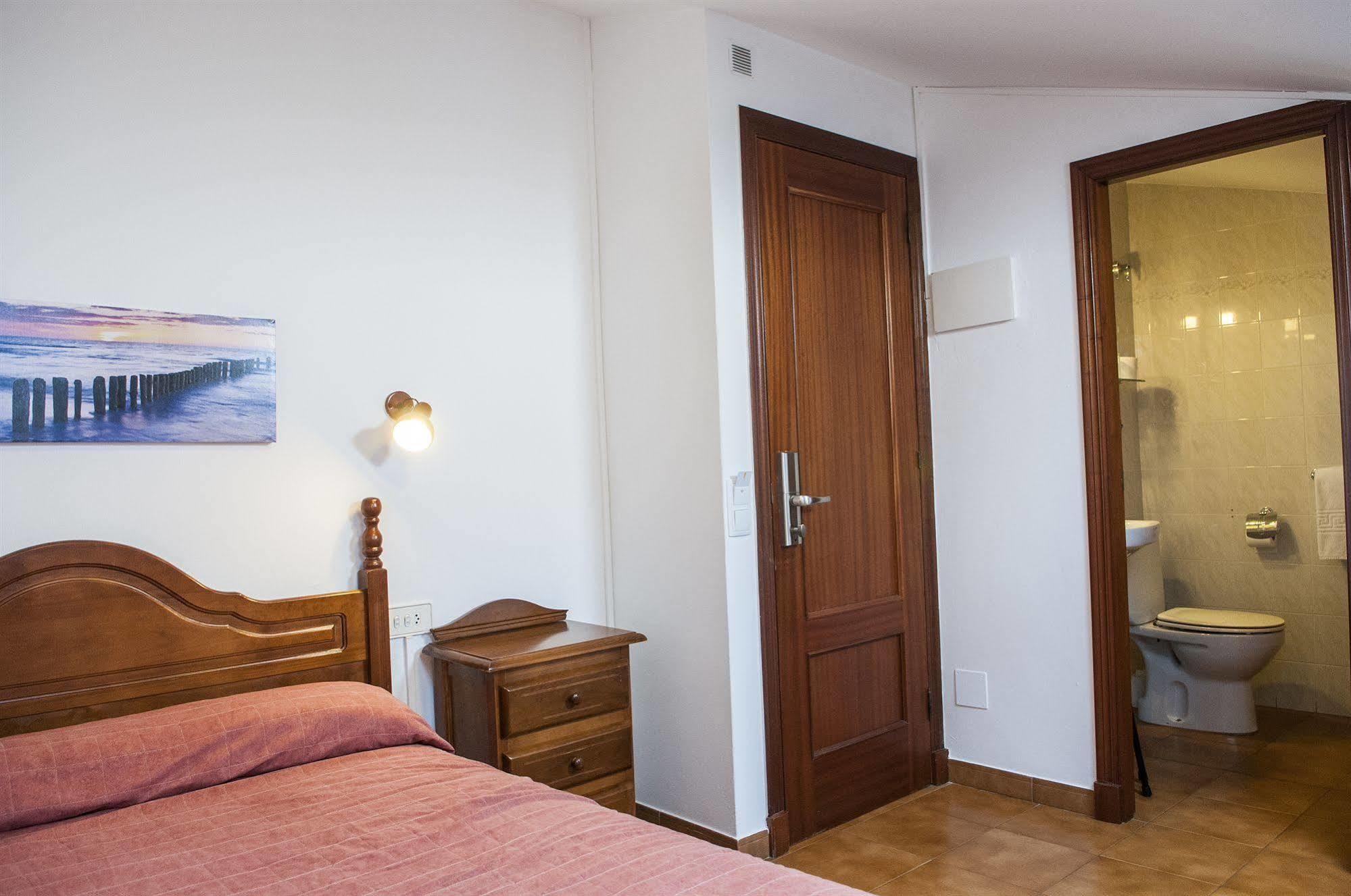 Hostal La Isla 마혼 외부 사진