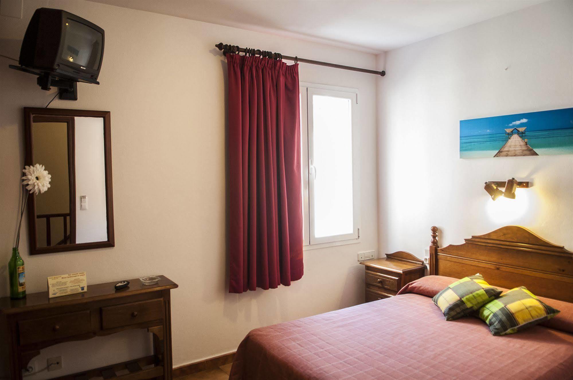 Hostal La Isla 마혼 외부 사진